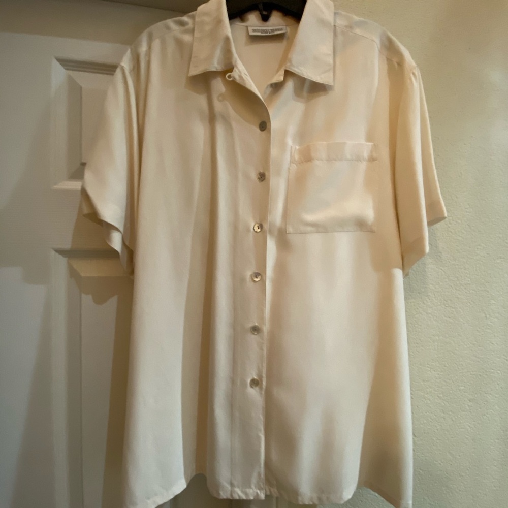 Amanda Smith Short Sleeve Silk Blouse